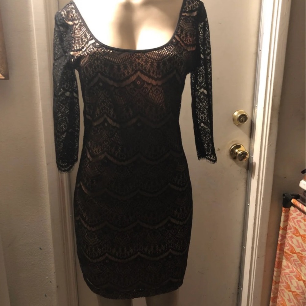 8/10)) Lace Dress!